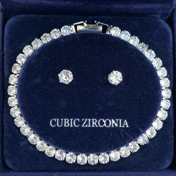 Danecraft fine silver plate cz bracelet/earring set - Picture 2 of 5